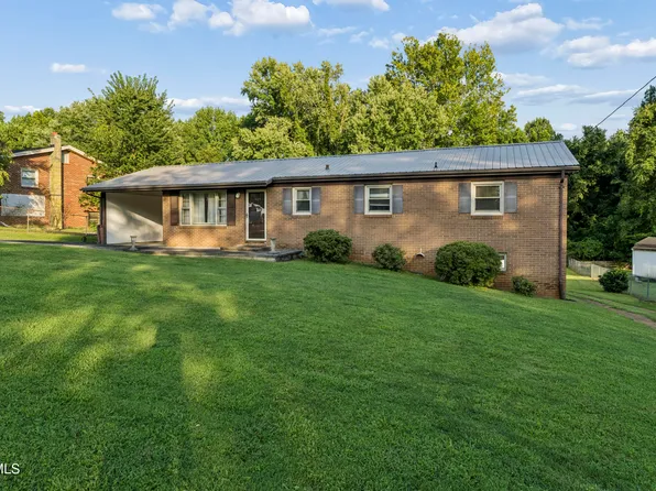 707 Hill Top Dr, Johnson City, TN 37604
