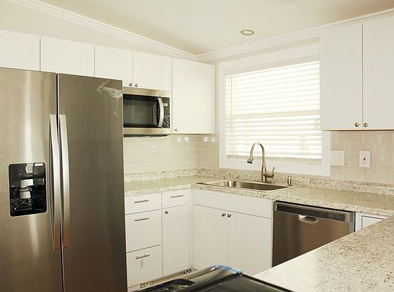 5th image of 162 Frenchman Ct