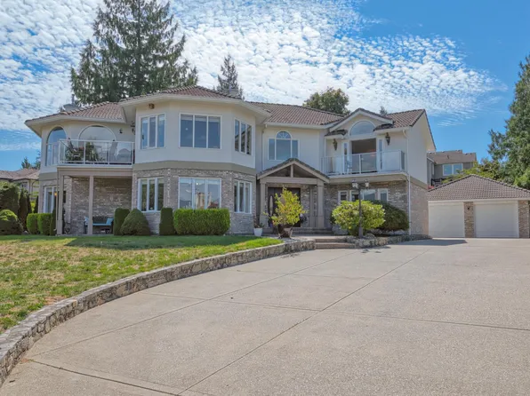 6453 Gale Ave N, Sechelt, BC V7Z 0L1