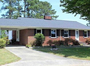 606 W Harnett St, Benson, NC 27504