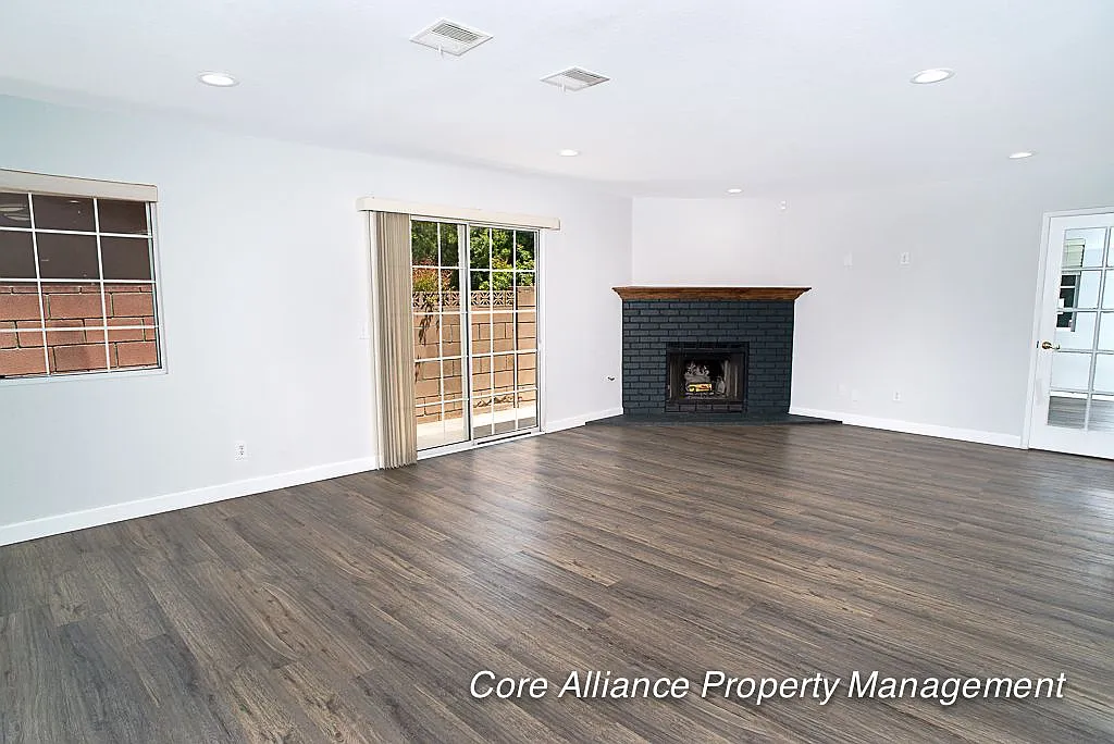 17926 Ludlow Street - . — Photo 4