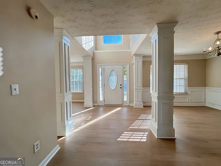 2751 Spence Ct — Photo 3