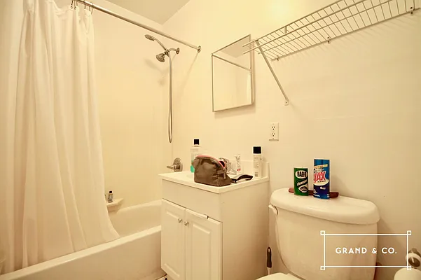 Rented by Grand & Co. | media 6