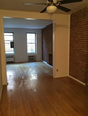 Rented by Acacia Realty | media 1