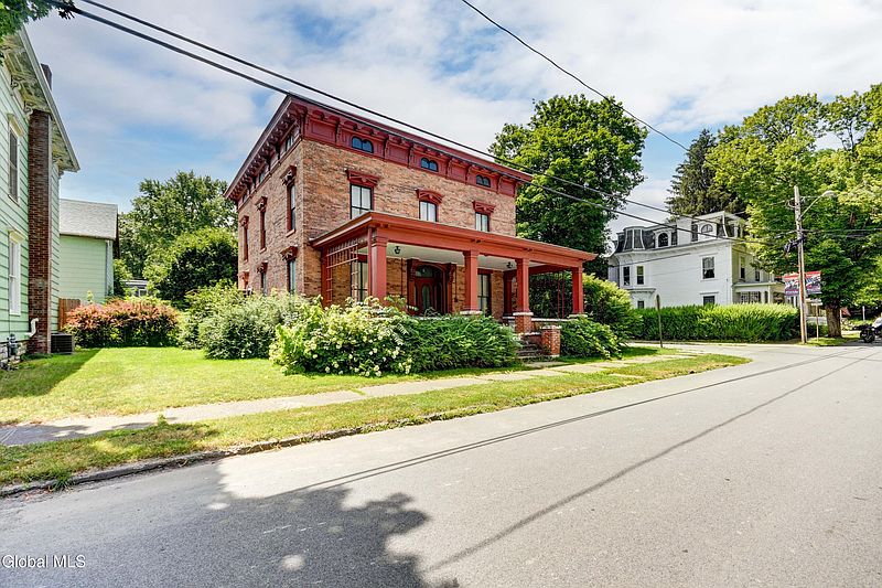 3rd image of 61 Mohawk Street