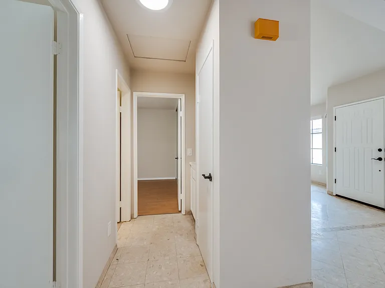 1090 Winding Oak Dr — Photo 11