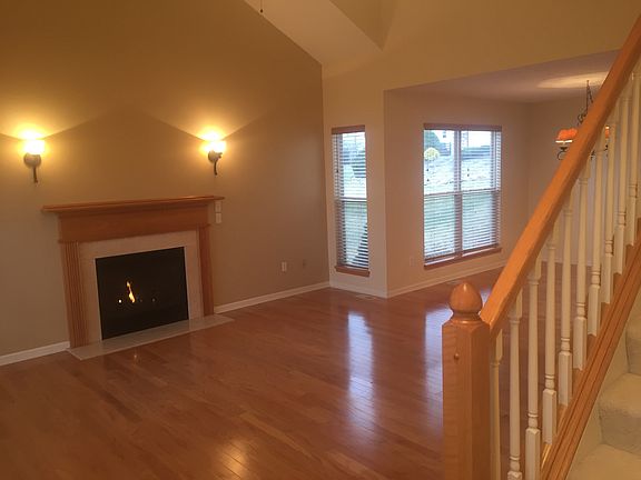 4th image of 1493 Troon Ave
