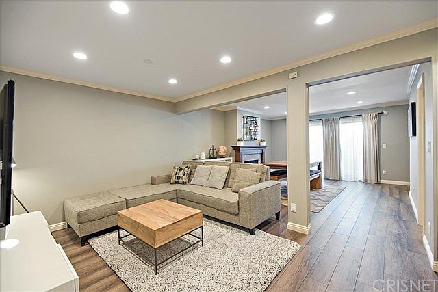 1st image of 4919 Laurel Canyon Blvd APT 6