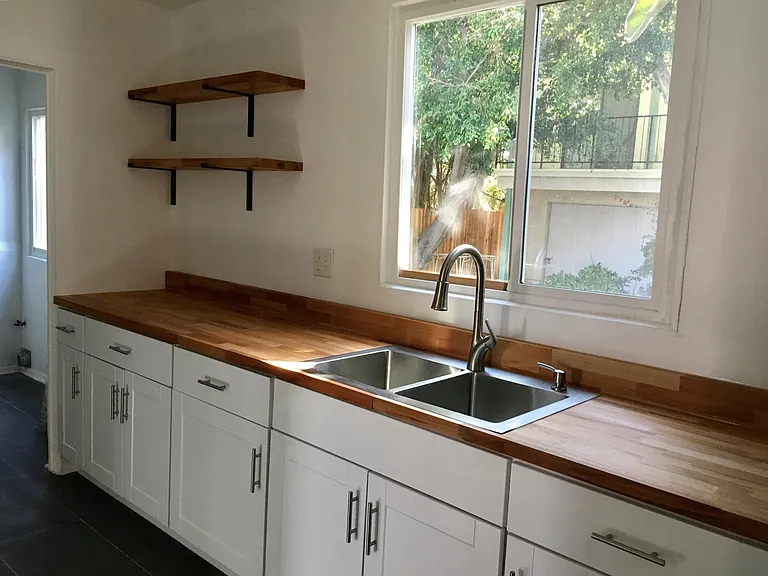 4361 Chase Ave — Photo 8