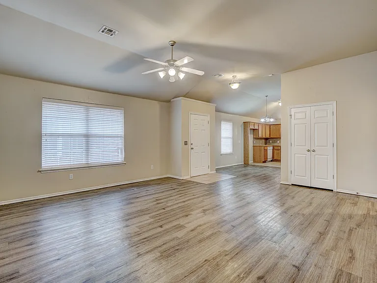 12324 SW 5th St — Photo 5