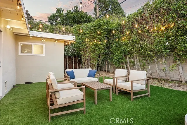 1436 Irvine Ave — Photo 18