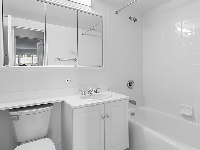 215 E 68th St #11S — Photo 12