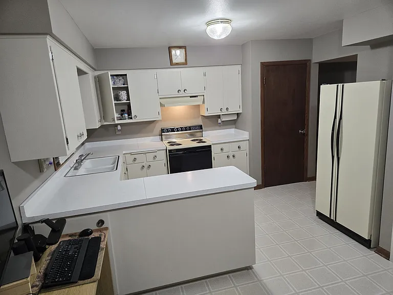 3477 S Kansas Ave — Photo 7