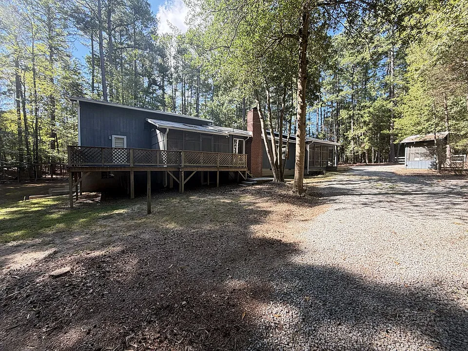 271 Pine Ln