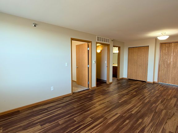5th image of 100 1st St NW APT 313