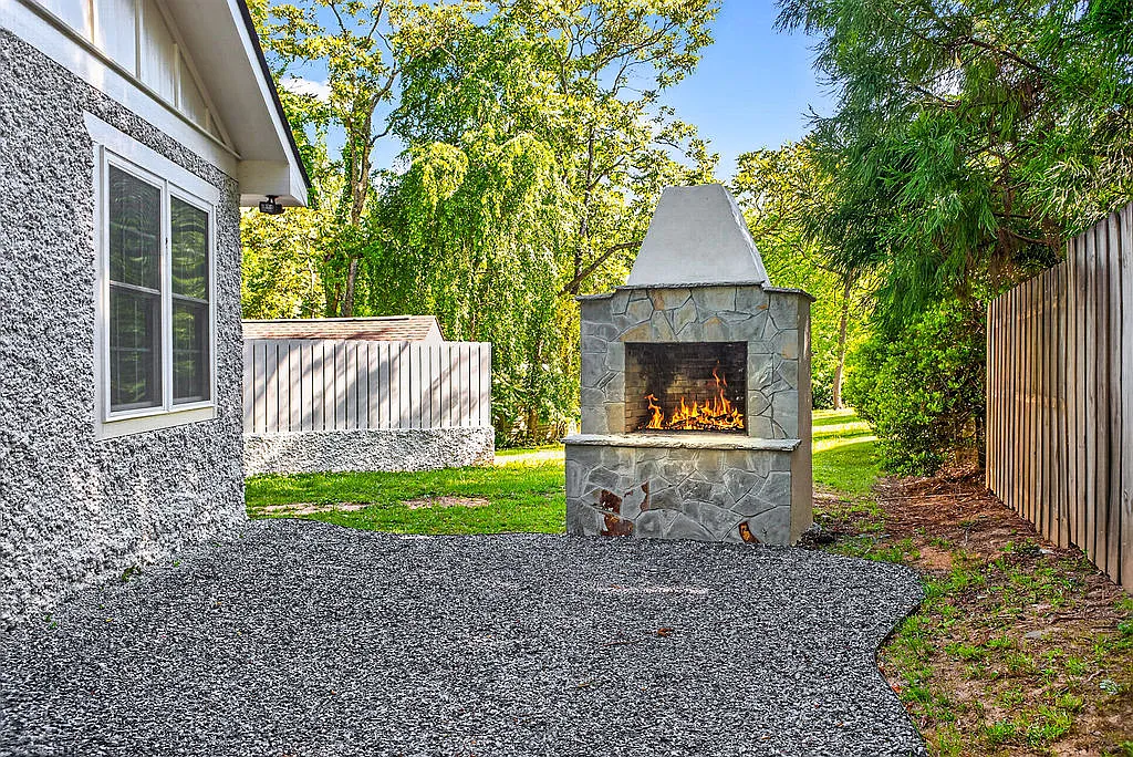 2 bed, 1000 sqft, $2,000 — Photo 3