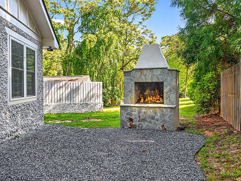 45 Dee Dee Ln — Photo 3