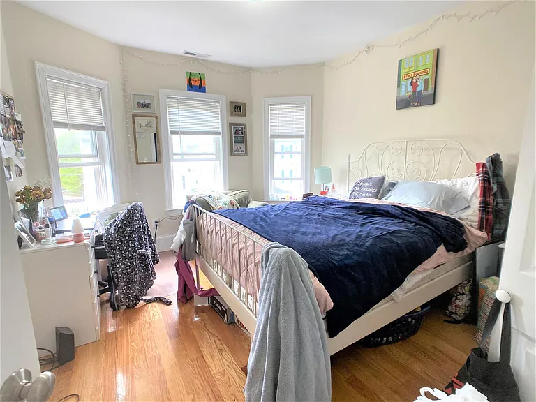 20 Willard Ave — Photo 9