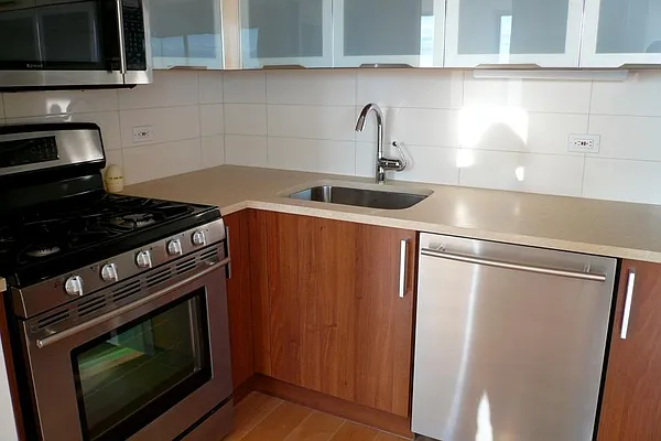 Rented by Corcoran | media 25