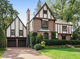 381 Sterling Rd, Kenilworth, IL 60043