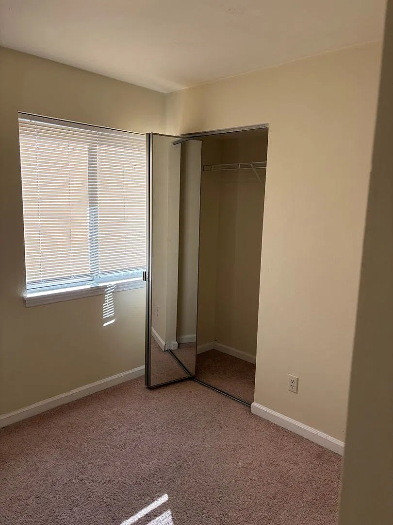 1400 Seneca Dr — Photo 3