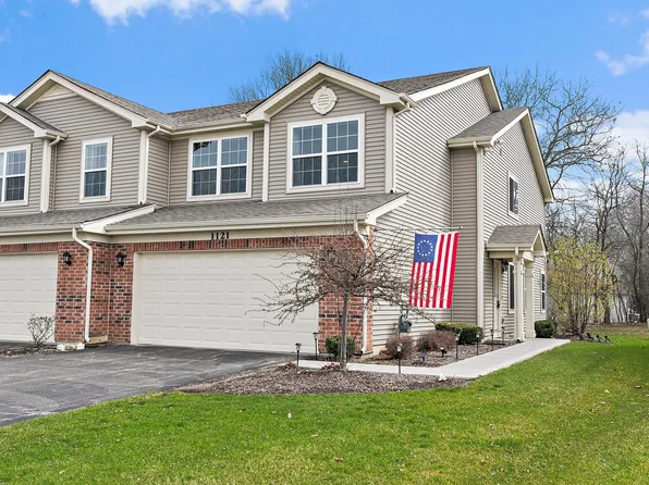 1121 W Lake Dr, Cary, IL 60013