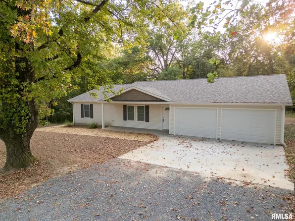 801 Crain St, Carterville, IL 62918