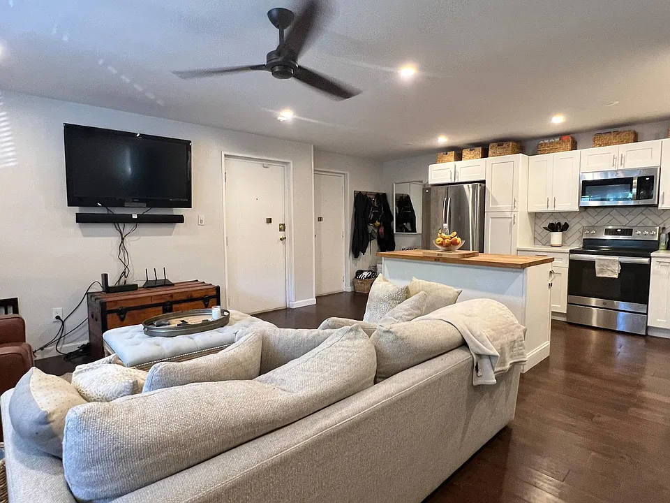 56 Coffey St #2