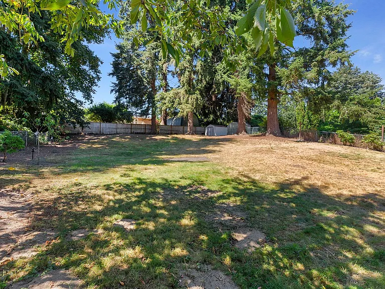8620 Shadow Wood Dr — Photo 25