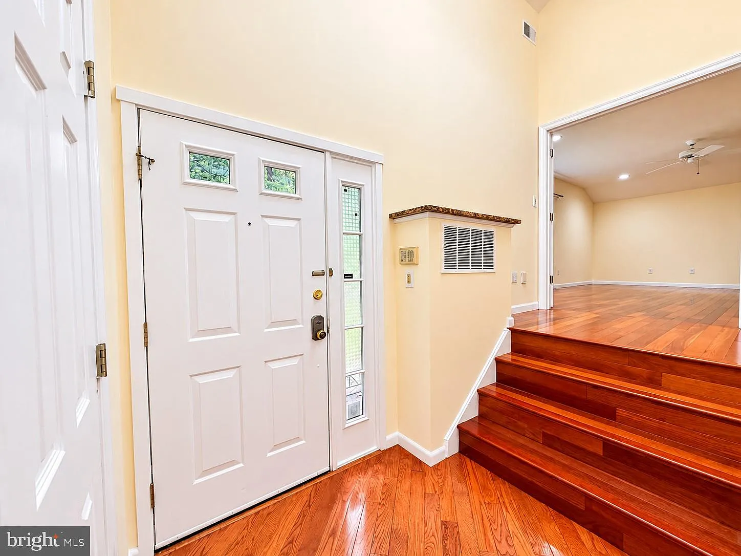 2 bed, 3.5 bath, 1845 sqft, $4,000 — Photo 3