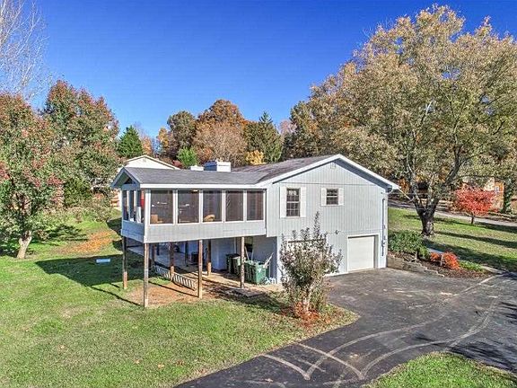 5th image of 504 Whisperwood Dr
