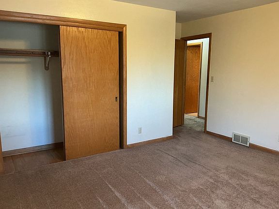 4th image of 11310-11312 W North Ave