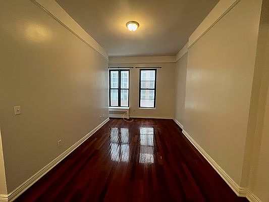 2nd image of 115 W 57th St #4A