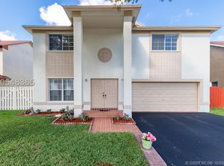 1020 SW 100th Ter, Pembroke Pines, FL 33025