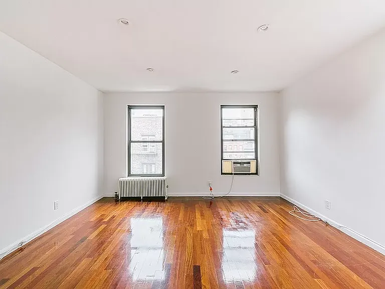 235 W 14th St #D4 — Photo 4