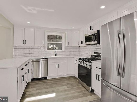 5th image of 130 Margaret St