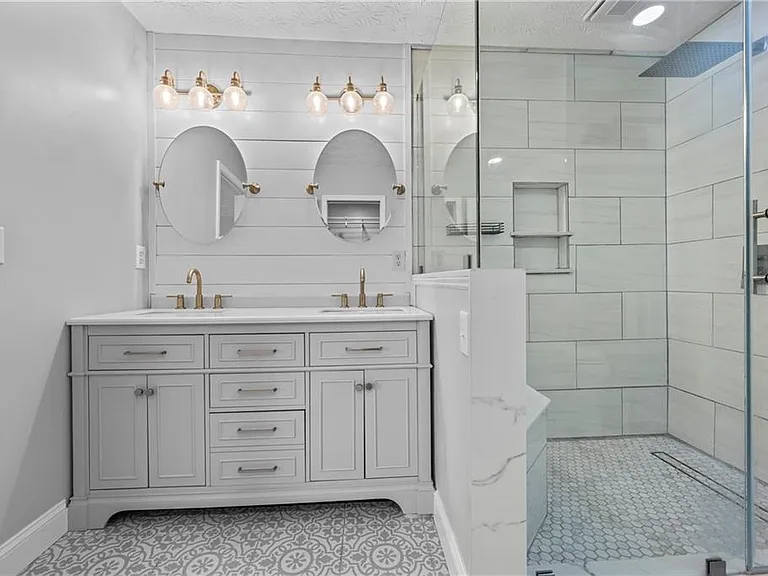 6616 Splashwater Dr — Photo 35