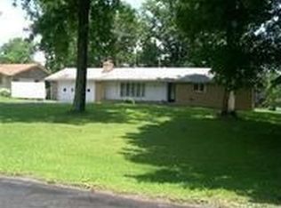 7197 Lee Rd, Brookfield, OH 44403