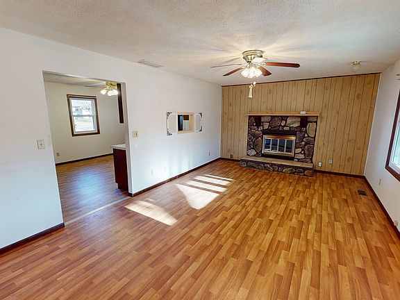 4th image of 3304 Grand Ave