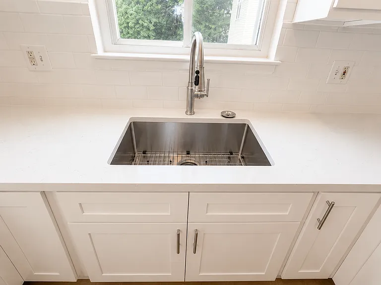 290 Washington St #4 — Photo 5