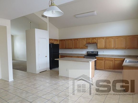 3rd image of 12806 W Lisbon Ln