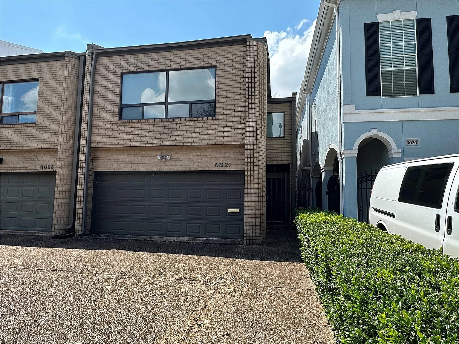 2 bed, 2.5 bath, 2535 sqft, $3,999 — Photo 3