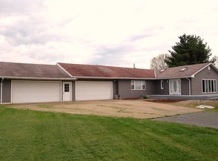 717 Old Seven Rd, Coolville, OH 45723