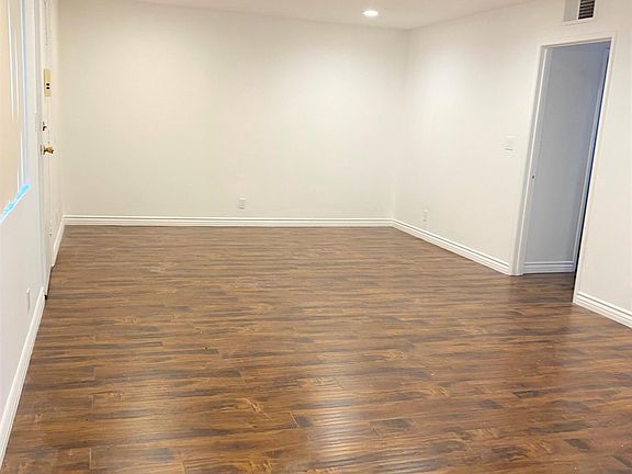 4th image of 5246 Agnes Ave