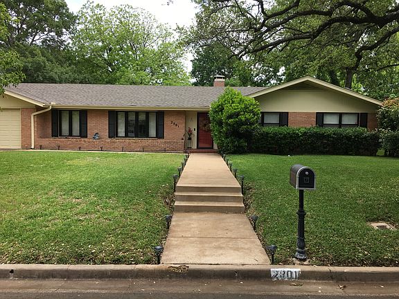 4th image of 2801 Woodland Dr
