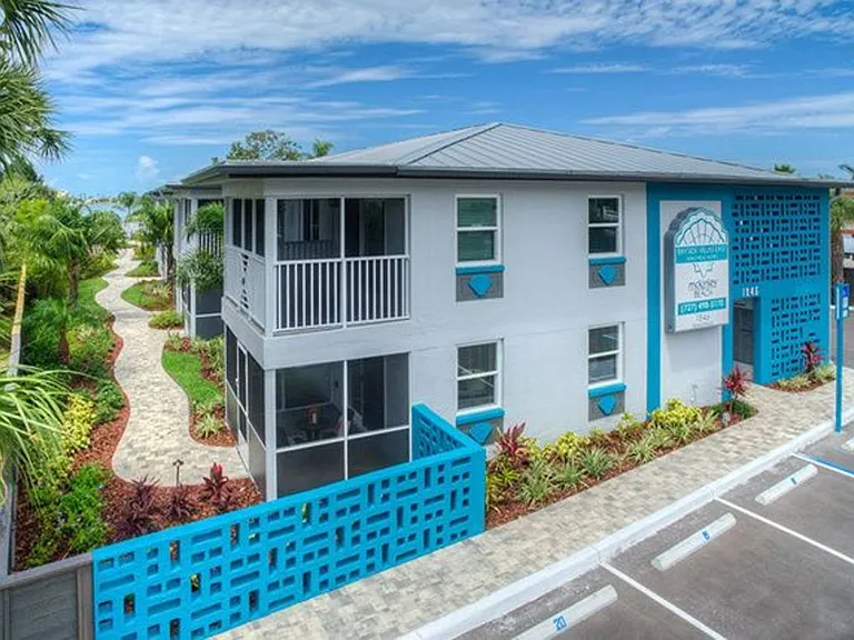 Bayside Villas Apartments — Photo 21