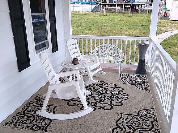 Right side of front porch