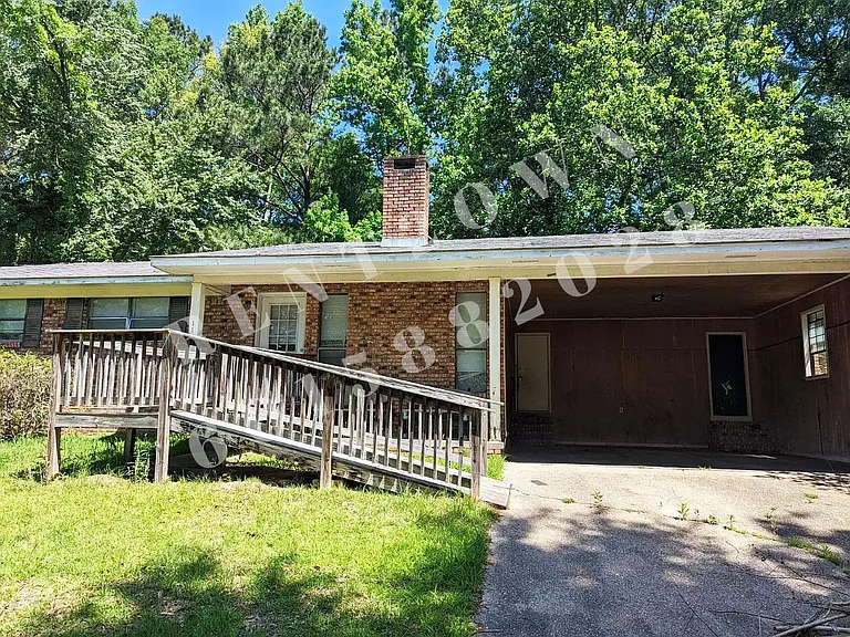 113 Lexington Dr — Photo 12