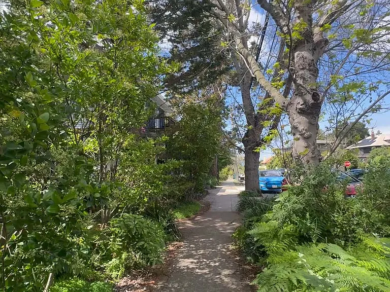 2836 Derby St — Photo 36