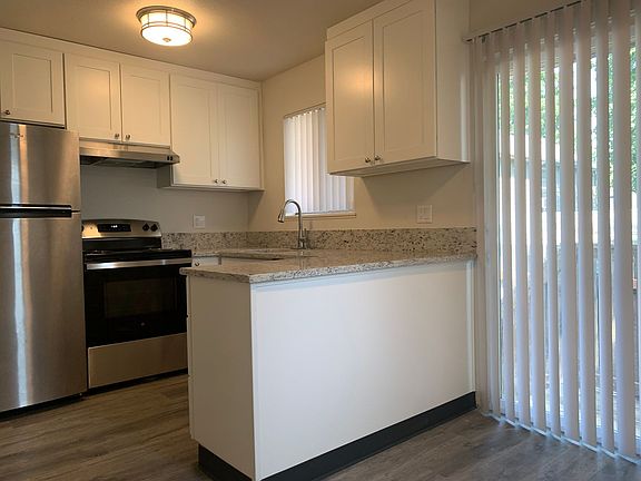 4th image of 10445 SW Capitol Hwy #378-17